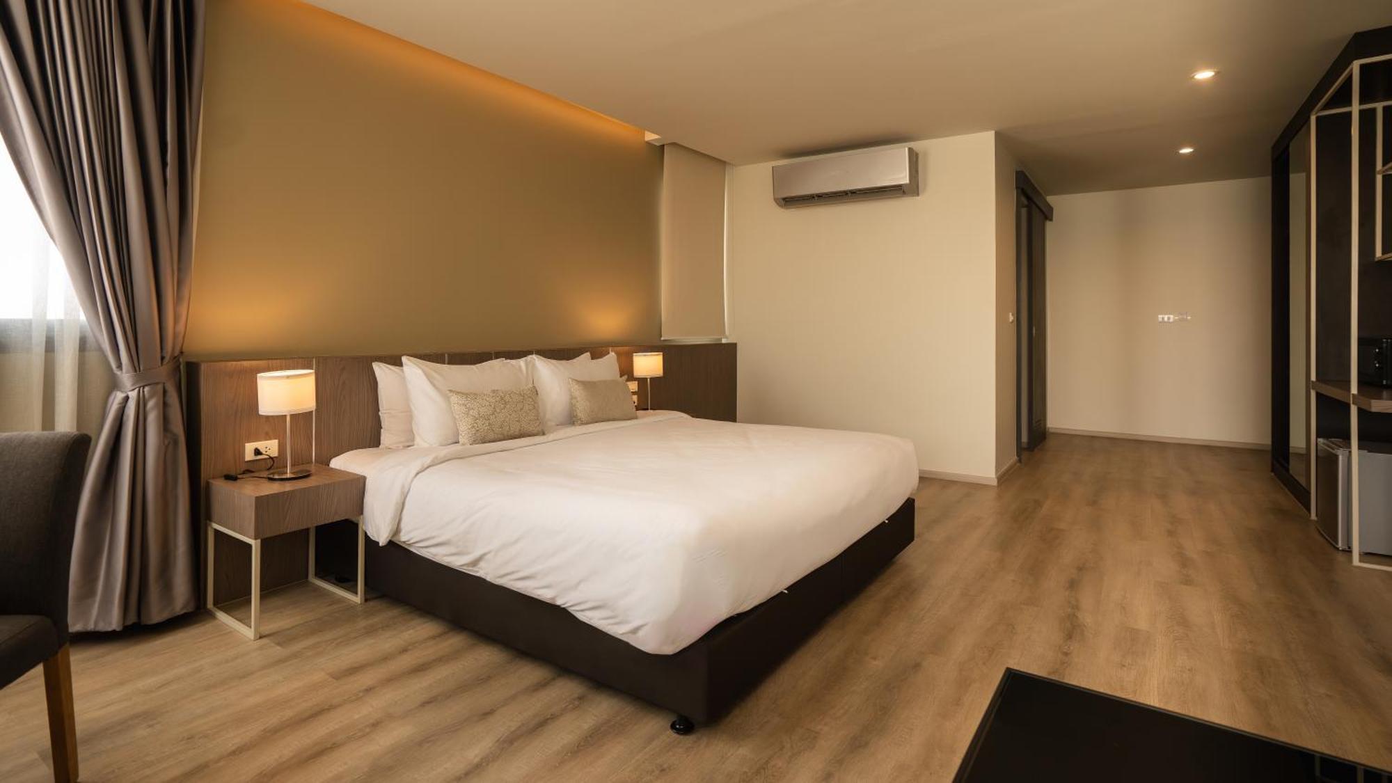 The Rise Suites Hotel, Chiang Mai - Sha Extra Plus Exterior photo